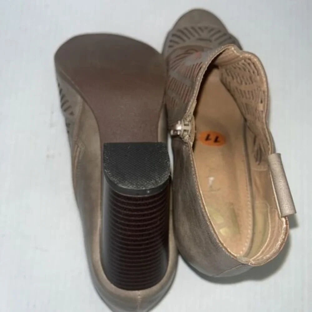 Report Aquarium Taupe / Brown Open Toe Lazer Cut Zip Ankle Bootie Shoe Size 11